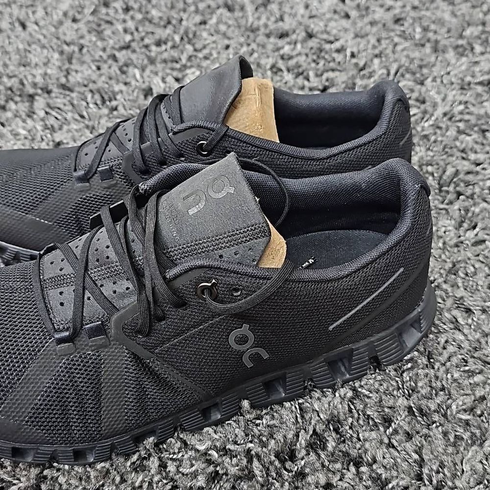 On running Cloud all black . Men's
Size 9.5
New
Box as is( original box , no - Picture 5 of 9